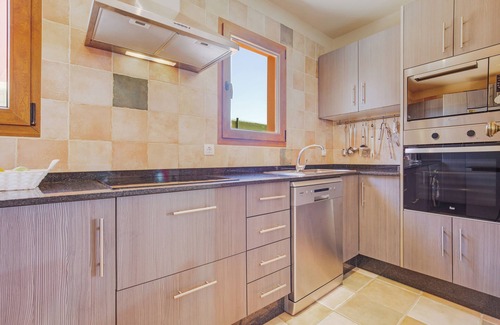 Caleta de Fuste House | Vacation Home 'Villa Mia' with Sea View, Garden, Pool & Wi-Fi