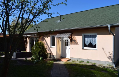 Werneuchen House | Vacation home/vacation apartment, 80 sqm, garden, bathtub, max 4 persons