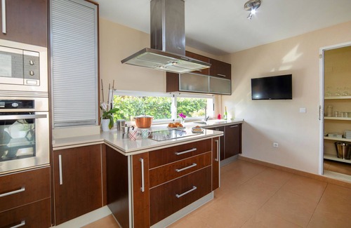 La Colina House | Vacation home Viena by Interhome