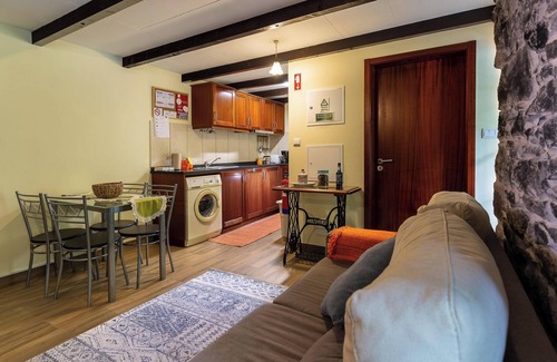 Ribeira Brava House | Vacation Home Villa Rústica - Casa da Lurdes with Mountain View, Wi-Fi, Balcony & Terrace