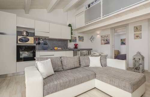Pittulongu House | Vacation Home 'Viletta a Mare' near Beach with Garden, 2 Terraces & Wi-Fi