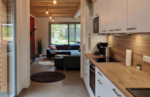 Region Hannover District House | Vacation home "Waldhaus Tiedtke" with large garden, outdoor pool and barrel sauna