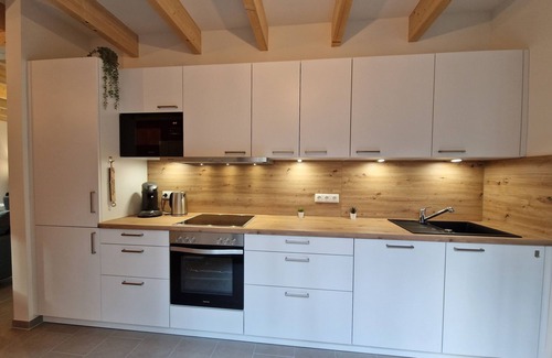 Region Hannover District House | Vacation home "Waldhaus Tiedtke" with large garden, outdoor pool and barrel sauna