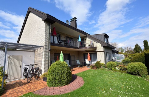 Bad Sassendorf Apartment | Vacation home with terrace and garden