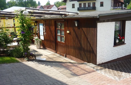 Finsterbergen House | Vacation home with covered terrace No pets