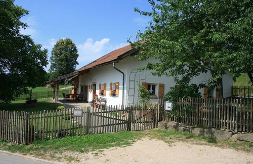 Blaibach Apartment | Vacation home with 600sqm garden and three bedrooms for up to 7 people