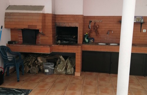 Corroios Villa | Vacation home with driver (for travel)