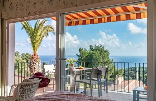 Canyelles House | Vacation home with pool+sea view+garden, close to the beach+quiet, WIFI+A/C+sauna