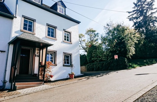 Plutscheid House | Vacation home with garden, playground, whirlpool, wood-fired sauna, pet-friendly