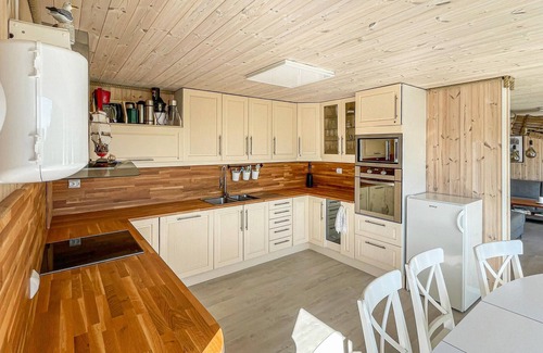 Tysvaer House | Vacation home with good standard at Nedstrand in Tysvær.