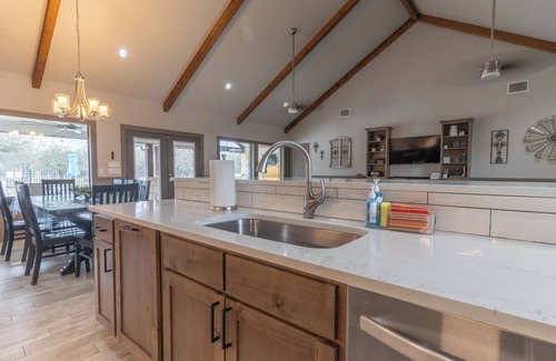 Sabinal House | Vacation home with great amenities!