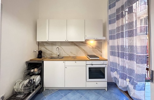Fuorigrotta Apartment | Vacation home with hot tub: exe napoli stadium apartment