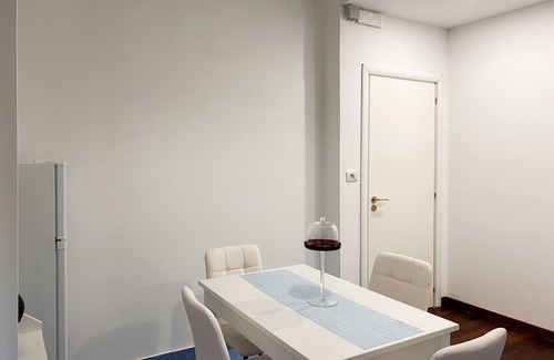 Fuorigrotta Apartment | Vacation home with hot tub: exe napoli stadium apartment