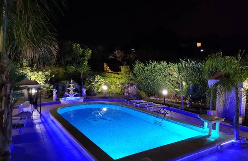 Racalmuto Villa | Vacation home with pool in an oasis of peace a few kilometers from the Valley of the Temples
