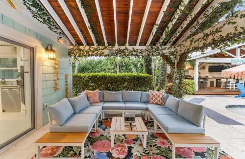 Ellenton House | Vacation House, Poolhot-tuboutdoor Kitchen!