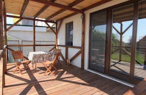 Molodizhne House | Vacation house