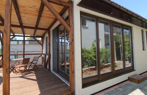 Molodizhne House | Vacation house