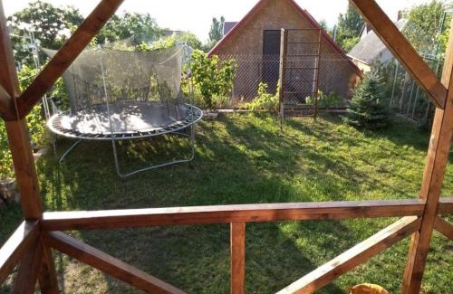 Molodizhne House | Vacation house