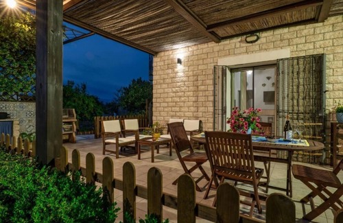 Menfi House | Vacation House "Ulivi nel Mare" typical country home, surrounded by olive trees.