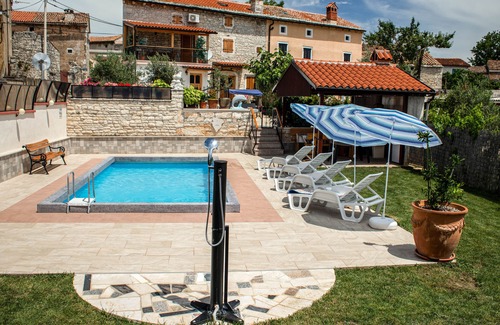 Rezanci House | Vacation house with PRIVATE garden, pool, table tennis and soccer. Max 4 persons