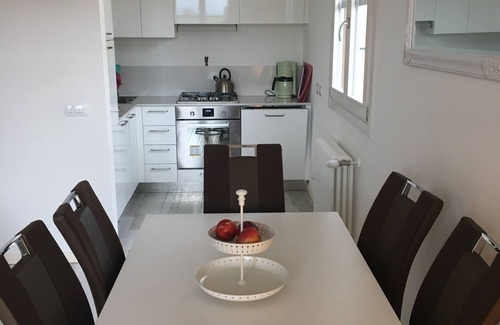 Toscolano Maderno Apartment | Vacation in Toscolano Maderno - 50 meters from the lake. With swimming pool.