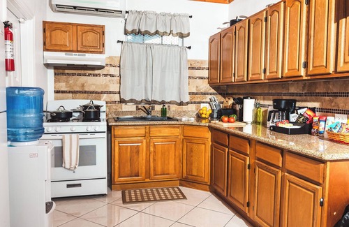 Nassau Apartment | Vacation in the Comfort of Home at LiShay’s Cottage