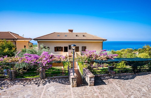 Caprioli Apartment | Vacation apartment/apartment for 7 guests with 130m² in Caprioli di Pisciotta (267256)