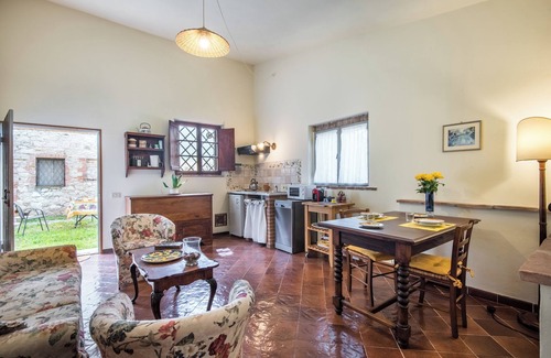 Ponte di Gabbiano House | Vacation Home "Limonaia" with Shared Pool, Shared Garden & Wi-Fi