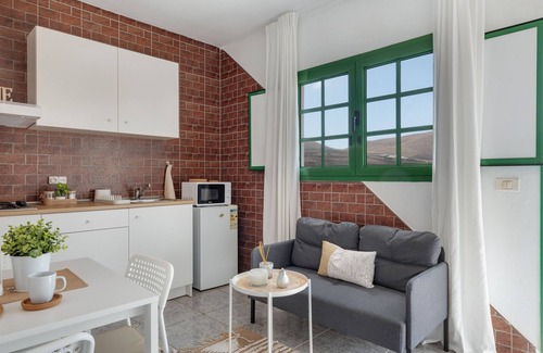 Uga Apartment | Vacation 'La Dehesa I' with Mountain View and Wi-Fi