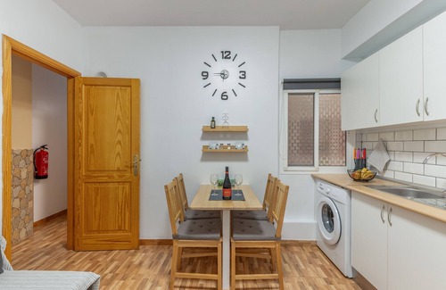 Sardina Apartment | Vacation 'Las Sirenas Ii' with Wi-Fi and Air Conditioning