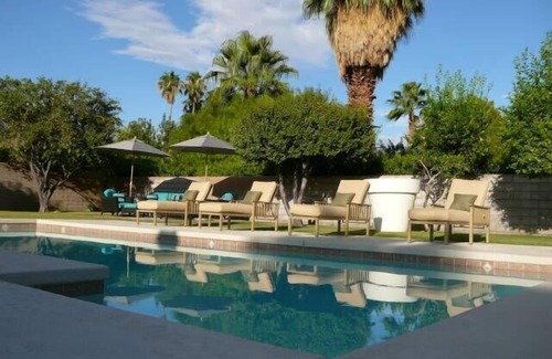 The Movie Colony House | Vacation Like a Movie Star in Elegant Splendor! Palm Springs Movie Colony.