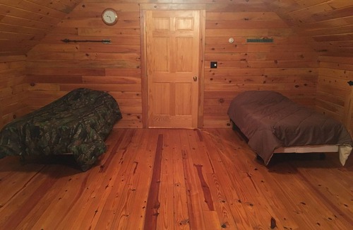 Hopewell Cabin | Vacation Lodge ,Near Raystown Lake and Historical Bedford