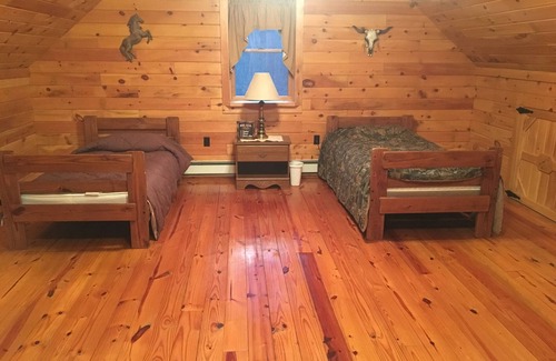 Hopewell Cabin | Vacation Lodge ,Near Raystown Lake and Historical Bedford