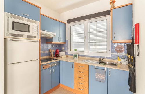 Puerto de Mogan Apartment | Vacation 'Los Mangueros Beach 37 - Mogán' with Mountain View, Wi-Fi and Air Conditioning