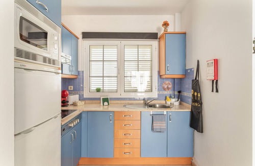 Puerto de Mogan Apartment | Vacation 'Los Mangueros Beach 37 - Mogán' with Mountain View, Wi-Fi and Air Conditioning