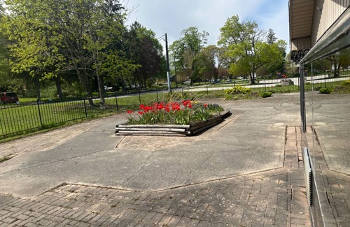 Owen Sound House | Vacation/Meditation/Education/Camp Centre in Owen Sound ON CA With Accommodation