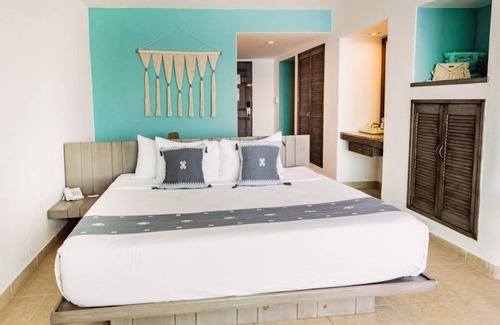 Zona Hotelera Norte House | Vacation Day Is Always A Great Idea! Beach Access, Free Parking, Pets Allowed