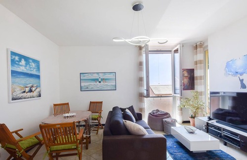 Pra' Apartment | Vacation north of Genoa ? Look forward to sightseeing and relaxation.