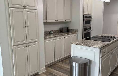 Navarre House | Vacation Paradise! 10 Minutes to the beach, pool, hot tub & on the golf course