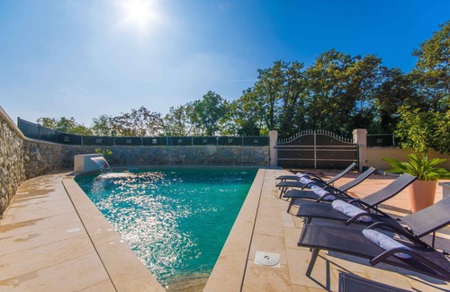 Muzini Villa | Vacation paradise Villa Ružmarin: private pool, air conditioning and pure nature!