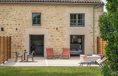 Prignac-et-Marcamps House | Vacation rental Le Duplex at Clos Marcamps. Between Bordeaux and St Emilion.