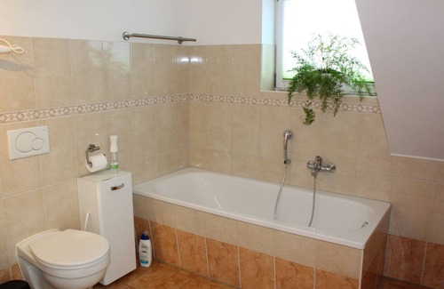 Bernburg Apartment | Vacation rental 2 accommodates a max. of 10 people