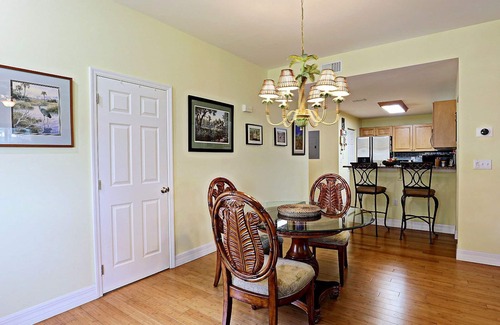 Iona Apartment | Vacation rental a few minutes from the beach. Quiet and central location