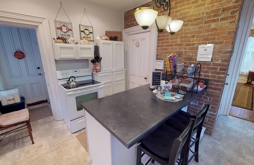 Nelsonville Bed & Breakfast | Vacation Rental Bed and Breakfast w/Hot Tub near Hocking Hills in Nelsonville