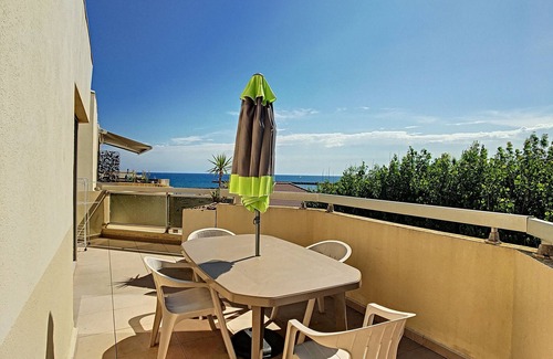 Carnon-Plage Apartment | Vacation rental - F3 - 8 ppl - 1st line - Garage - Pets allowed