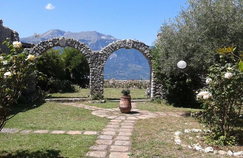 Civita d'Antino Villa | Vacation Rental House Civita d'Antino - Mountain House with Garden in Abruzzo