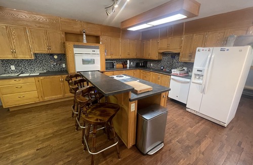 Blaeberry House | VACATION RENTAL- SLEEPS UP TO 10 -GOLDEN BC