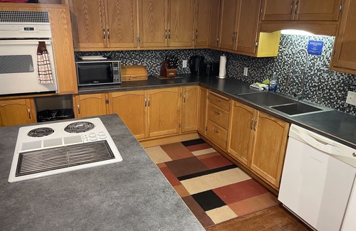Blaeberry House | VACATION RENTAL- SLEEPS UP TO 10 -GOLDEN BC