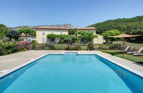 Merindol Cottage | Vacation rental villa with pool and private SPA in Provence Luberon