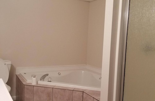 Mills River House | Vacation Retreat with all the amenities At a Great Price!